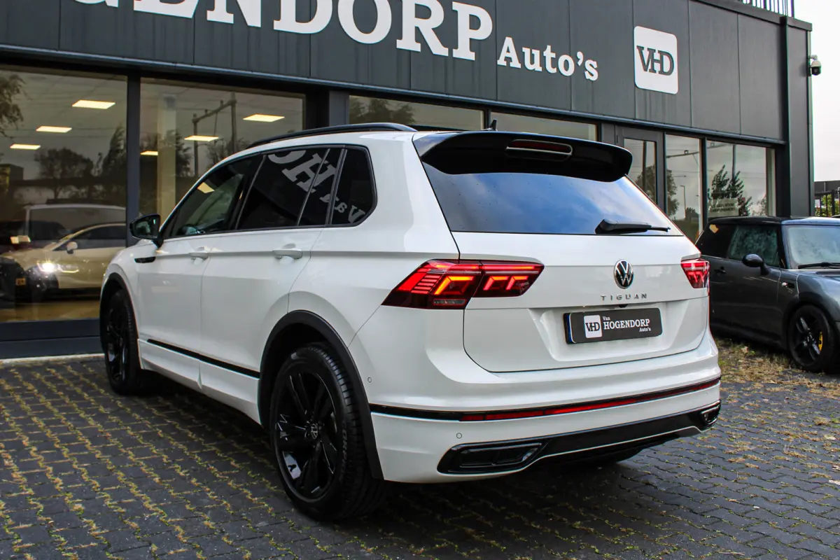 1.5 TSI R-Line Business+ PANO HUD LEER 360 CAM MATRIX