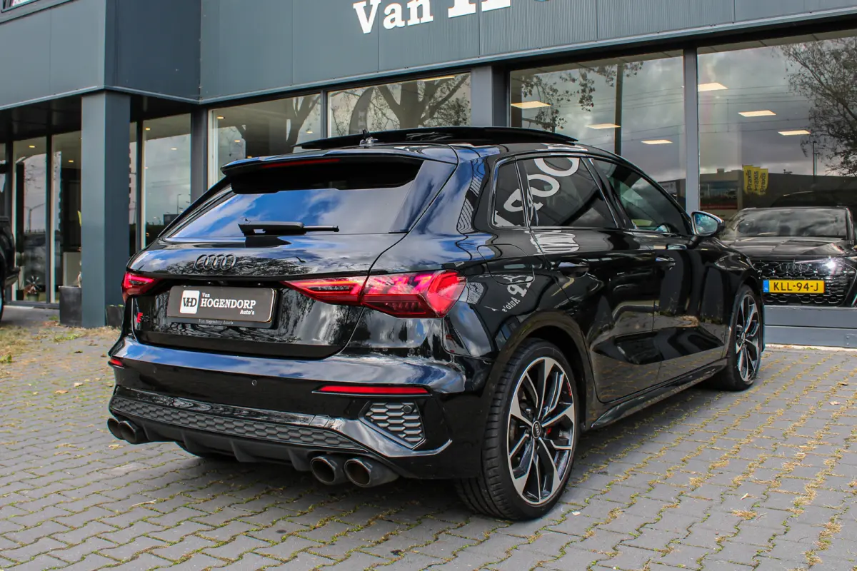 2.0 TFSI quattro PANO HUD B&O AKRA
