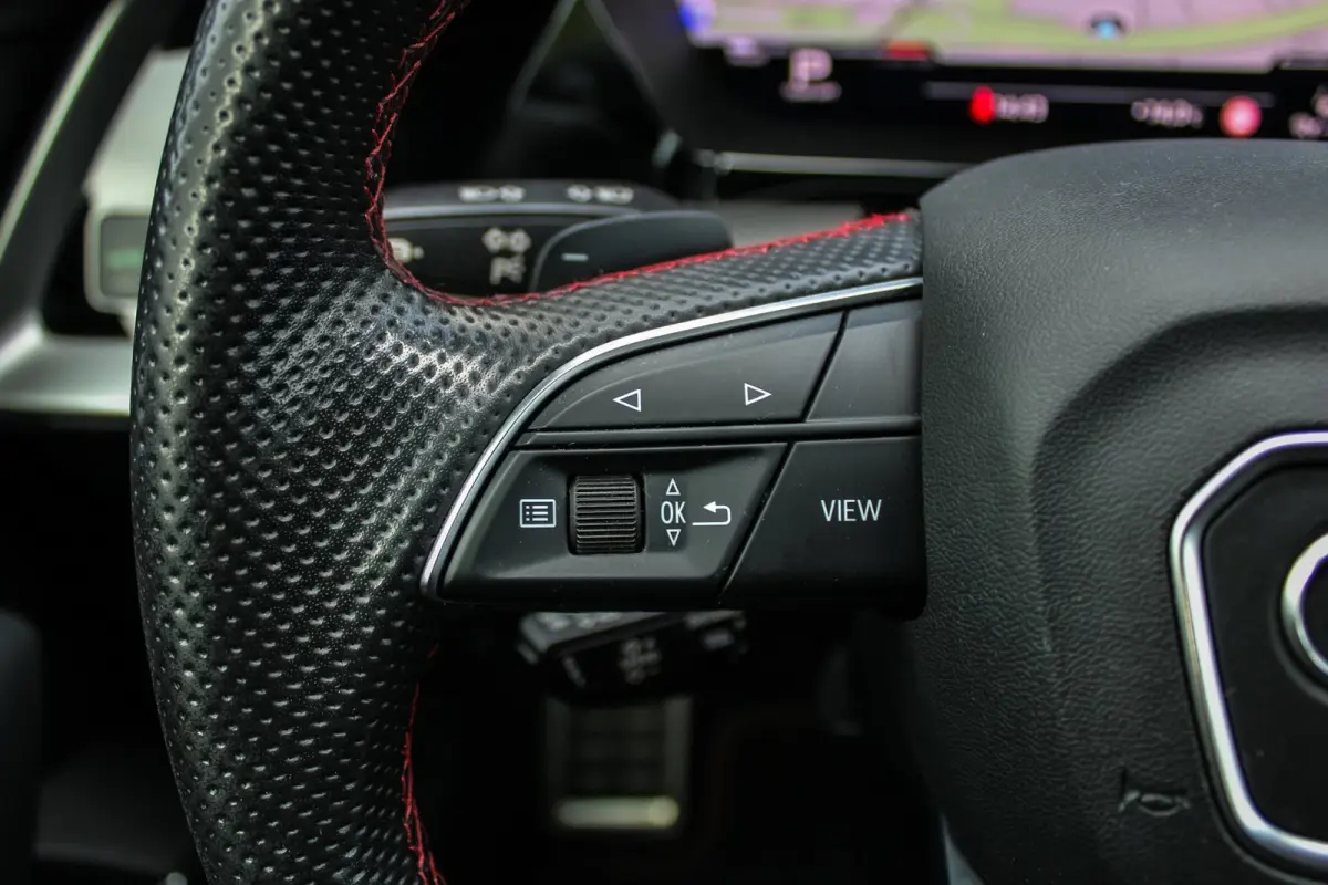 2.0 TFSI quattro PANO HUD B&O AKRA