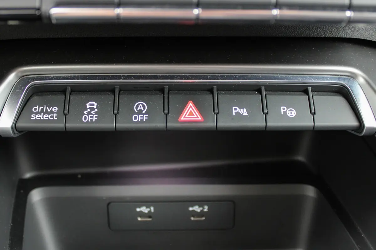 2.0 TFSI quattro PANO HUD B&O AKRA