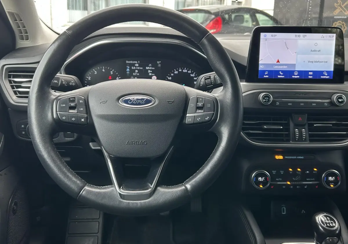 1.0 EcoBoost Titanium Business 125PK | Nette Staat | Trekhaak | B&O Audio | Elektrische Achterklep | Achteruitrijcamera | Parkeersensoren voor en achter | Stuurverwarming | Voorruitverwarmin