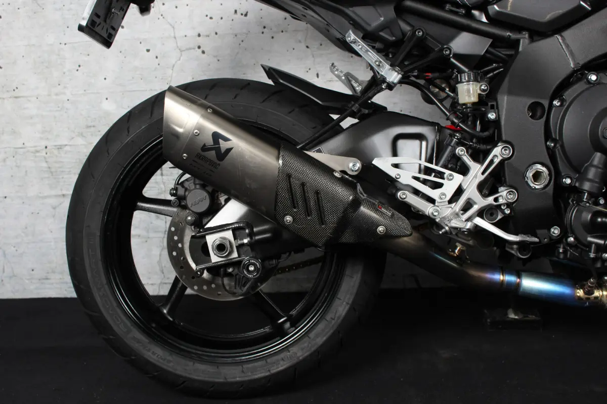 Akrapovic