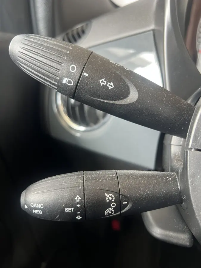 1.0 Hybrid Lounge | SCHUIF/KANTELDAK | CARPLAY/ANDROID | CRUISE CONTROL | LMV 15'' | AIRCO | DAB | BLUETOOTH