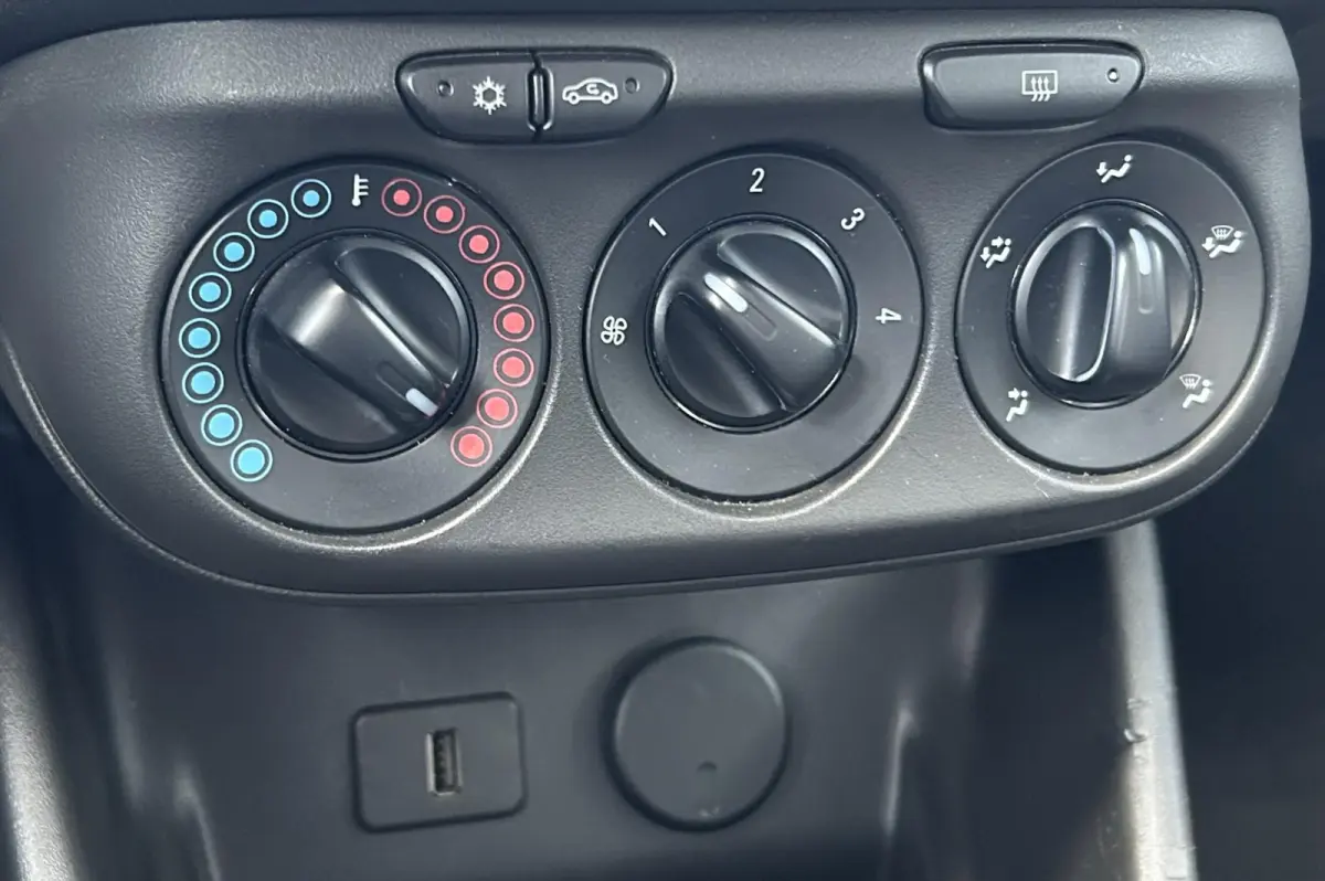 1.4 Edition 90PK | 2e Eigenaar | NL AUTO | NAP | 5-Deurs | Onderhoudshistorie | Cruise Control | Airco | Lichtmetalen Velgen | 2 Sleutels | APK tot 23-08-2027 |