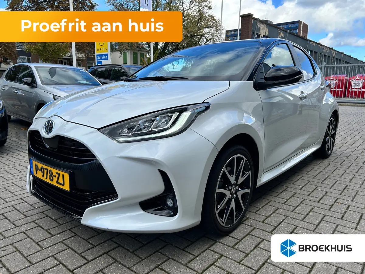 1.5 Hybrid Executive Adaptieve Cruise | Stoelverwarming | Achteruitrijcamera | 9600 KM | Keyless | 17'' Lichtmetalen velgen | 1e eigenaar |'| Achteruitrijcamera | Afwijkende dakkleur | Apple
