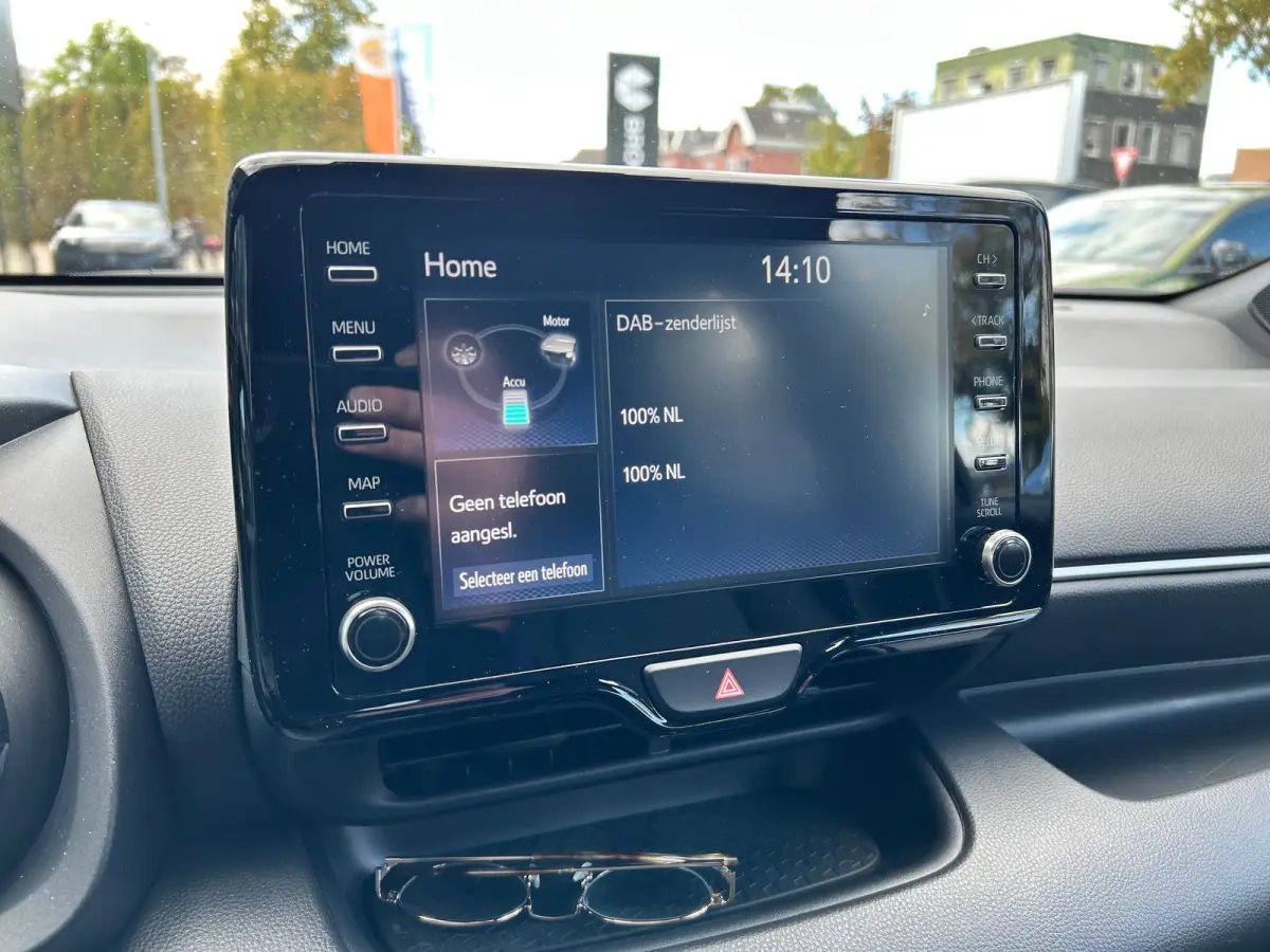 1.5 Hybrid Executive Adaptieve Cruise | Stoelverwarming | Achteruitrijcamera | 9600 KM | Keyless | 17'' Lichtmetalen velgen | 1e eigenaar |'| Achteruitrijcamera | Afwijkende dakkleur | Apple
