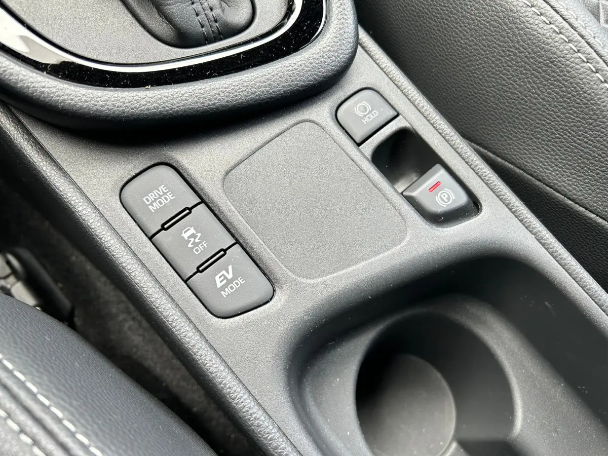 1.5 Hybrid Executive Adaptieve Cruise | Stoelverwarming | Achteruitrijcamera | 9600 KM | Keyless | 17'' Lichtmetalen velgen | 1e eigenaar |'| Achteruitrijcamera | Afwijkende dakkleur | Apple