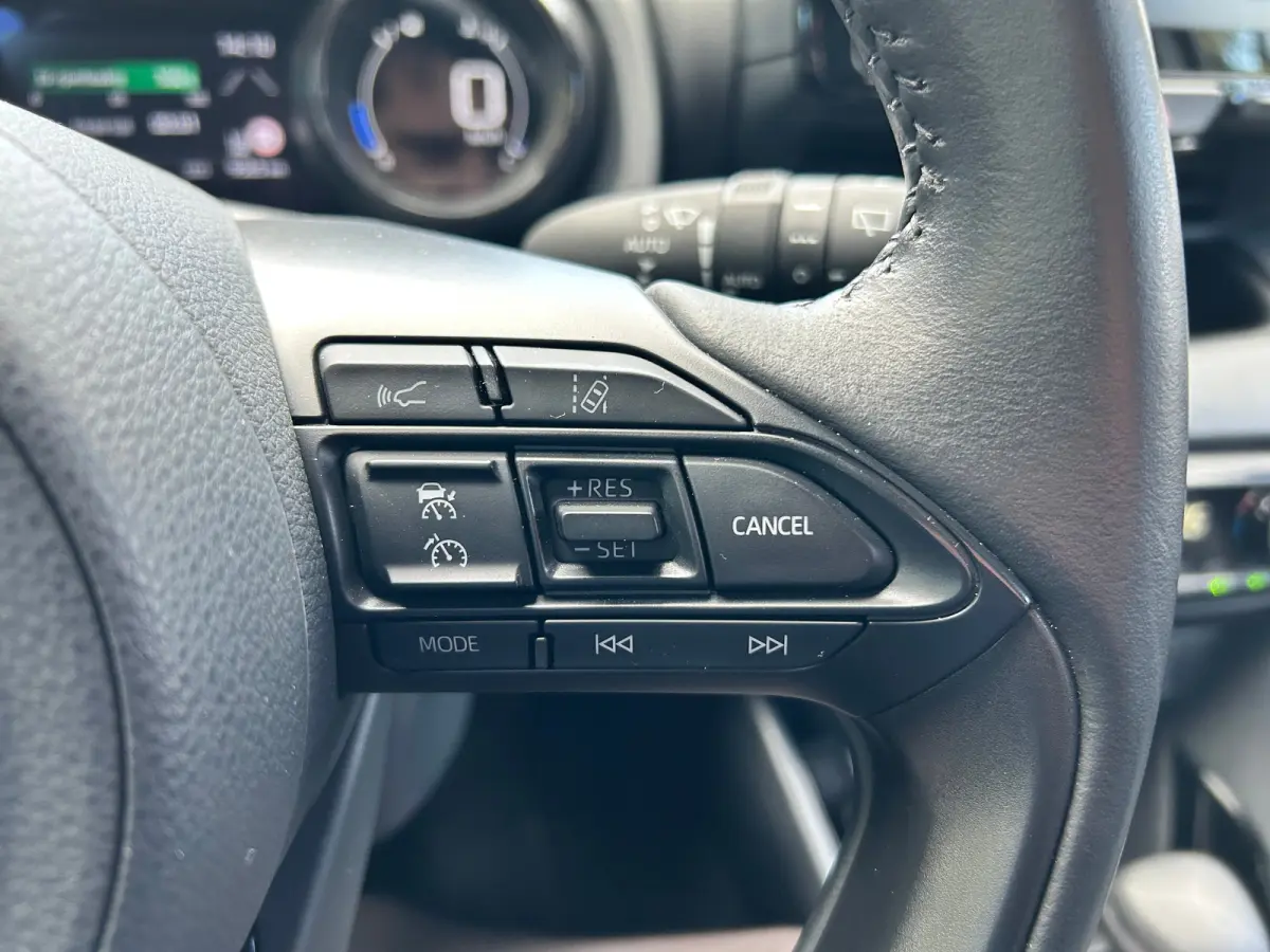 1.5 Hybrid Executive Adaptieve Cruise | Stoelverwarming | Achteruitrijcamera | 9600 KM | Keyless | 17'' Lichtmetalen velgen | 1e eigenaar |'| Achteruitrijcamera | Afwijkende dakkleur | Apple