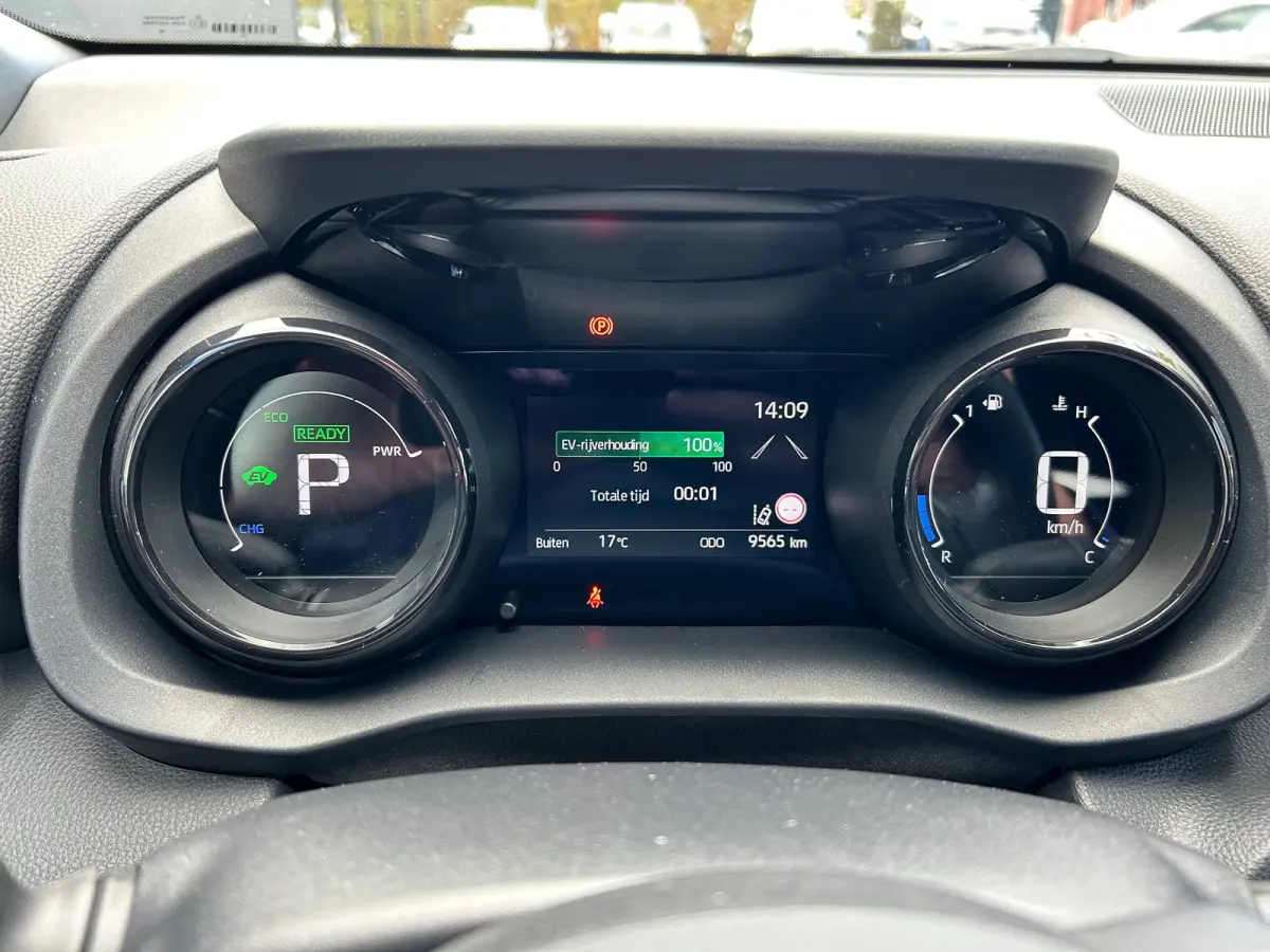 1.5 Hybrid Executive Adaptieve Cruise | Stoelverwarming | Achteruitrijcamera | 9600 KM | Keyless | 17'' Lichtmetalen velgen | 1e eigenaar |'| Achteruitrijcamera | Afwijkende dakkleur | Apple