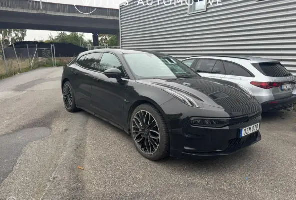 AWD Performance 100 kWh, trekhaak, winterbanden