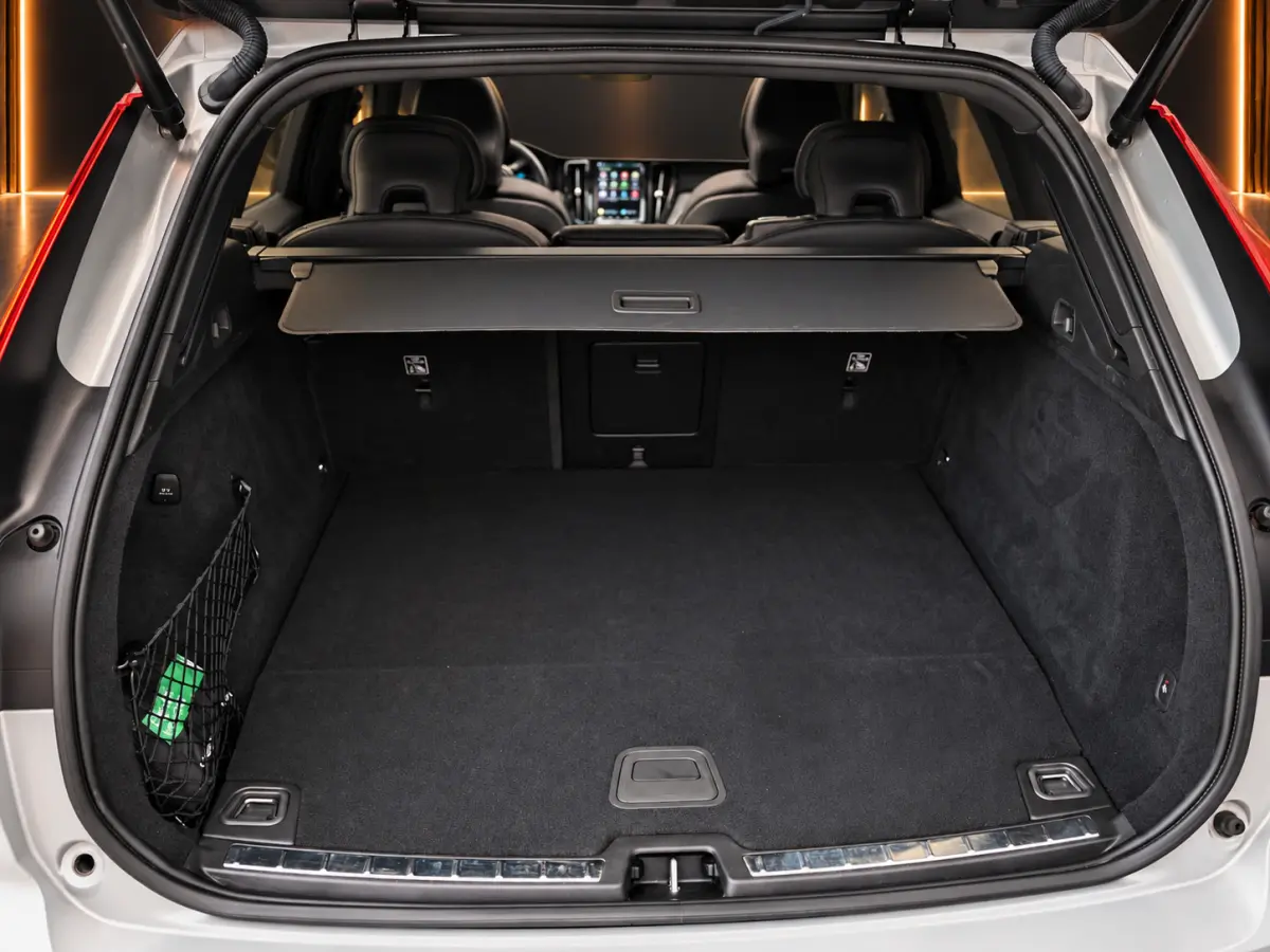 2.0 R-Design 398PK AWD Long Range | Pano | H&K | Orrefors | Leder | Memory | Carplay - Android | Keyless | 360 | Trekhaak | Led | Adaptive Cruise | Stoelverwarming voor & achter | Stuurwielv