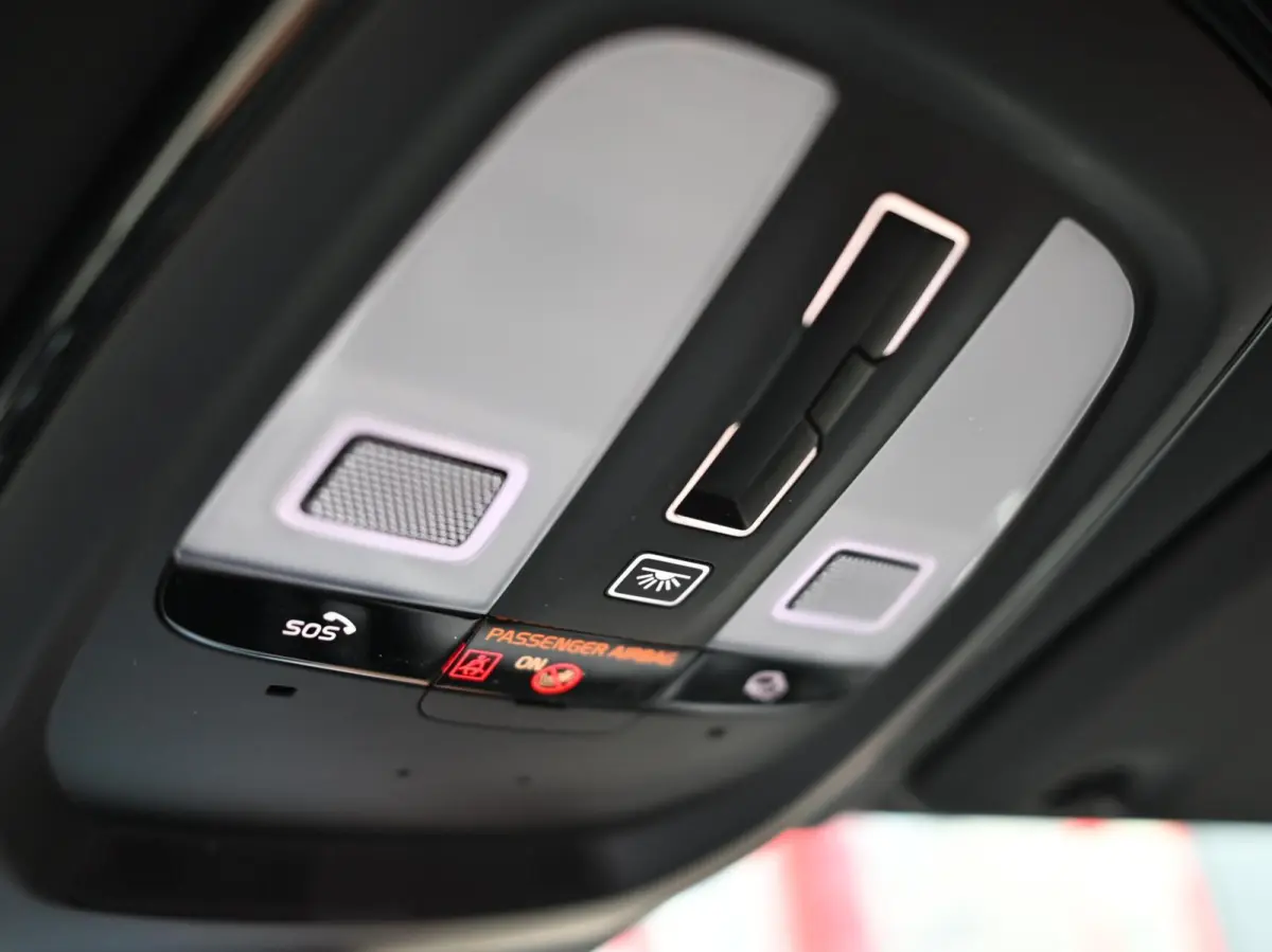 2.0 R-Design 398PK AWD Long Range | Pano | H&K | Orrefors | Leder | Memory | Carplay - Android | Keyless | 360 | Trekhaak | Led | Adaptive Cruise | Stoelverwarming voor & achter | Stuurwielv