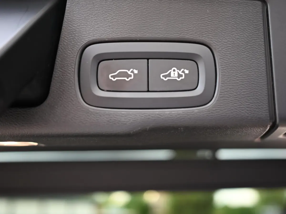 2.0 R-Design 398PK AWD Long Range | Pano | H&K | Orrefors | Leder | Memory | Carplay - Android | Keyless | 360 | Trekhaak | Led | Adaptive Cruise | Stoelverwarming voor & achter | Stuurwielv