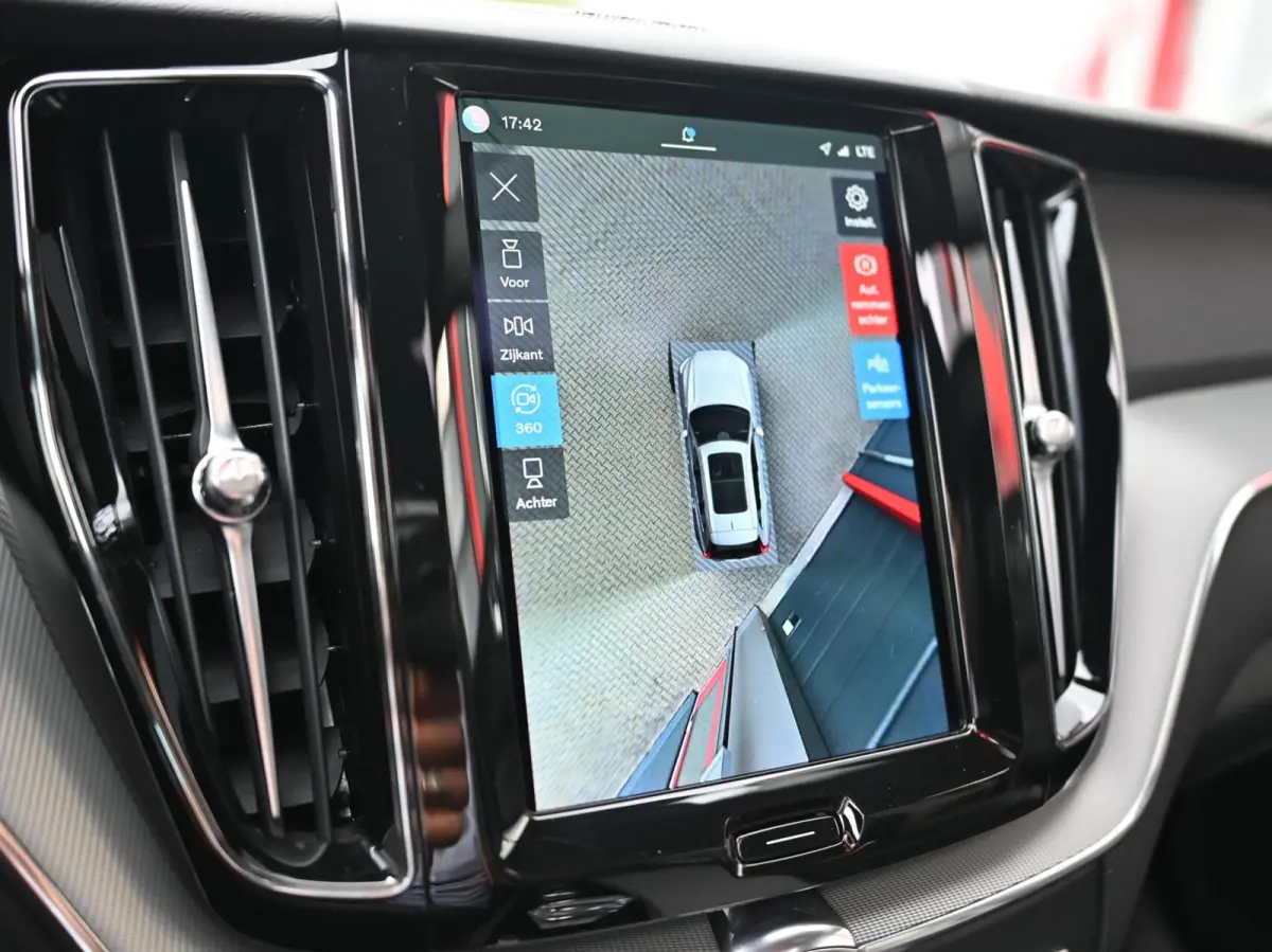 2.0 R-Design 398PK AWD Long Range | Pano | H&K | Orrefors | Leder | Memory | Carplay - Android | Keyless | 360 | Trekhaak | Led | Adaptive Cruise | Stoelverwarming voor & achter | Stuurwielv