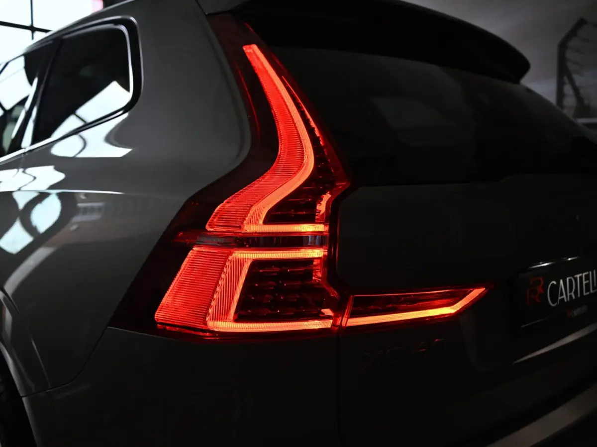 2.0 R-Design 398PK AWD Long Range | Pano | H&K | Orrefors | Leder | Memory | Carplay - Android | Keyless | 360 | Trekhaak | Led | Adaptive Cruise | Stoelverwarming voor & achter | Stuurwielv