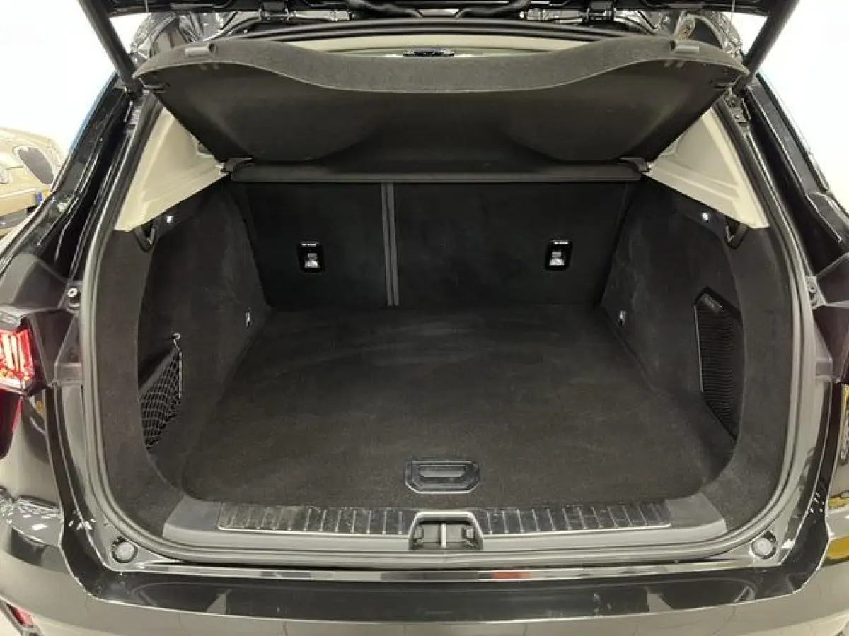 1.5 PLUG-IN HYBRIDE / PANODAK / STOELVERW. / NAVI / CAMERA /
