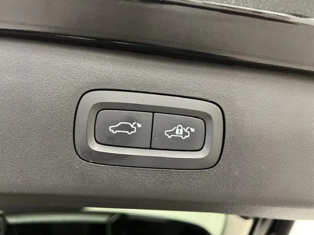 1.5 PLUG-IN HYBRIDE / PANODAK / STOELVERW. / NAVI / CAMERA /