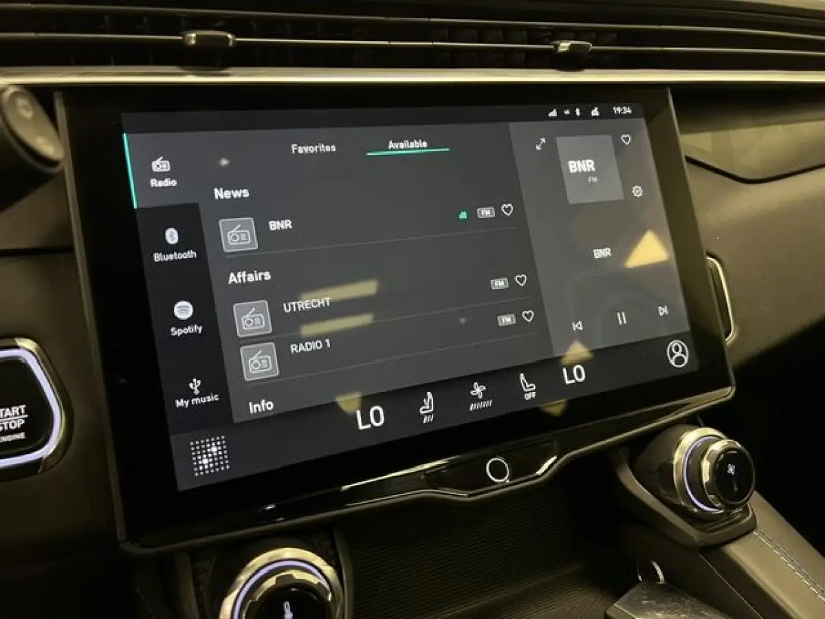 1.5 PLUG-IN HYBRIDE / PANODAK / STOELVERW. / NAVI / CAMERA /