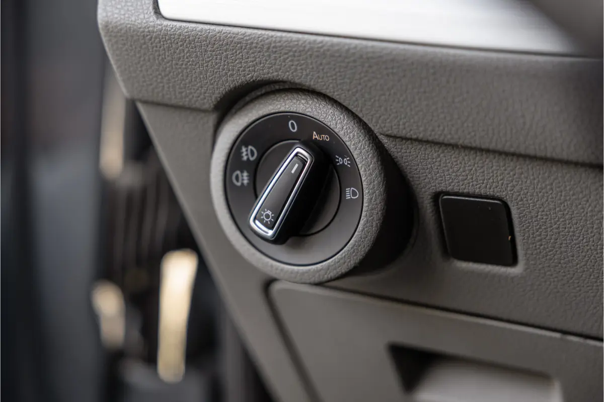2.0 TDI L2H1 Bulli DC | Virtual | Discover Pro | ACC | Bi-Xenon | Camera | Navigatie | Trekhaak | Stoelverwarming | DAB | Orig. NL auto | Nieuwe APK