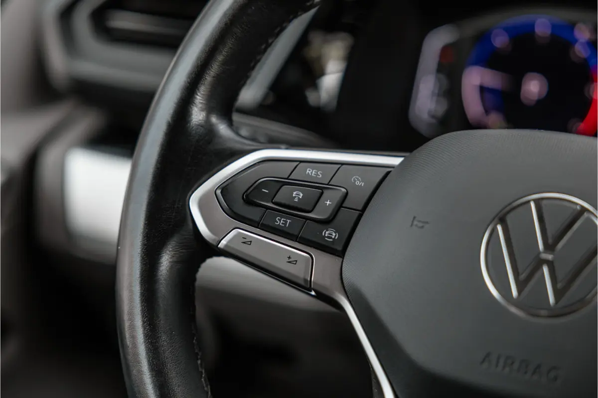 2.0 TDI L2H1 Bulli DC | Virtual | Discover Pro | ACC | Bi-Xenon | Camera | Navigatie | Trekhaak | Stoelverwarming | DAB | Orig. NL auto | Nieuwe APK