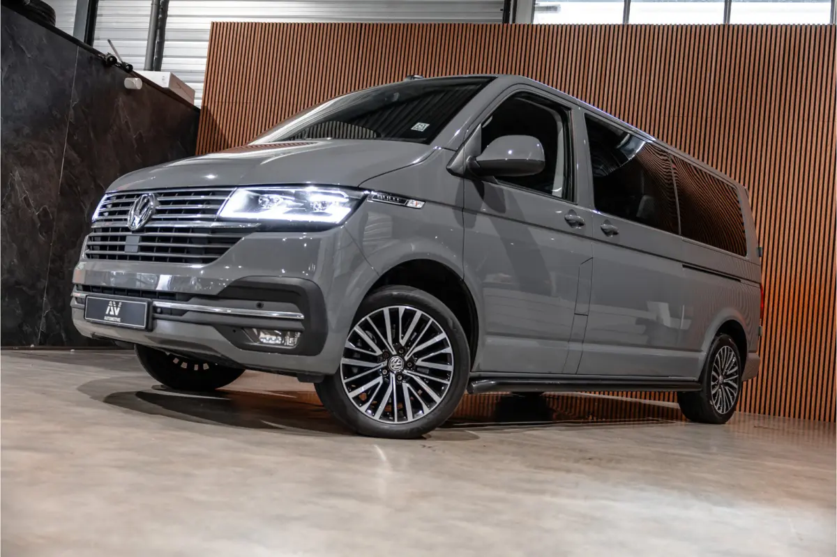 2.0 TDI L2H1 Bulli DC | Virtual | Discover Pro | ACC | Bi-Xenon | Camera | Navigatie | Trekhaak | Stoelverwarming | DAB | Orig. NL auto | Nieuwe APK