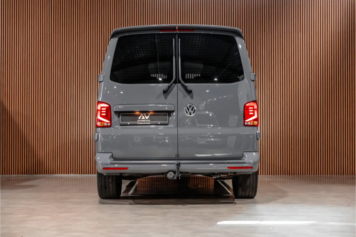 2.0 TDI L2H1 Bulli DC | Virtual | Discover Pro | ACC | Bi-Xenon | Camera | Navigatie | Trekhaak | Stoelverwarming | DAB | Orig. NL auto | Nieuwe APK