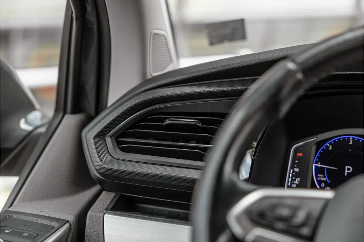 2.0 TDI L2H1 Bulli DC | Virtual | Discover Pro | ACC | Bi-Xenon | Camera | Navigatie | Trekhaak | Stoelverwarming | DAB | Orig. NL auto | Nieuwe APK