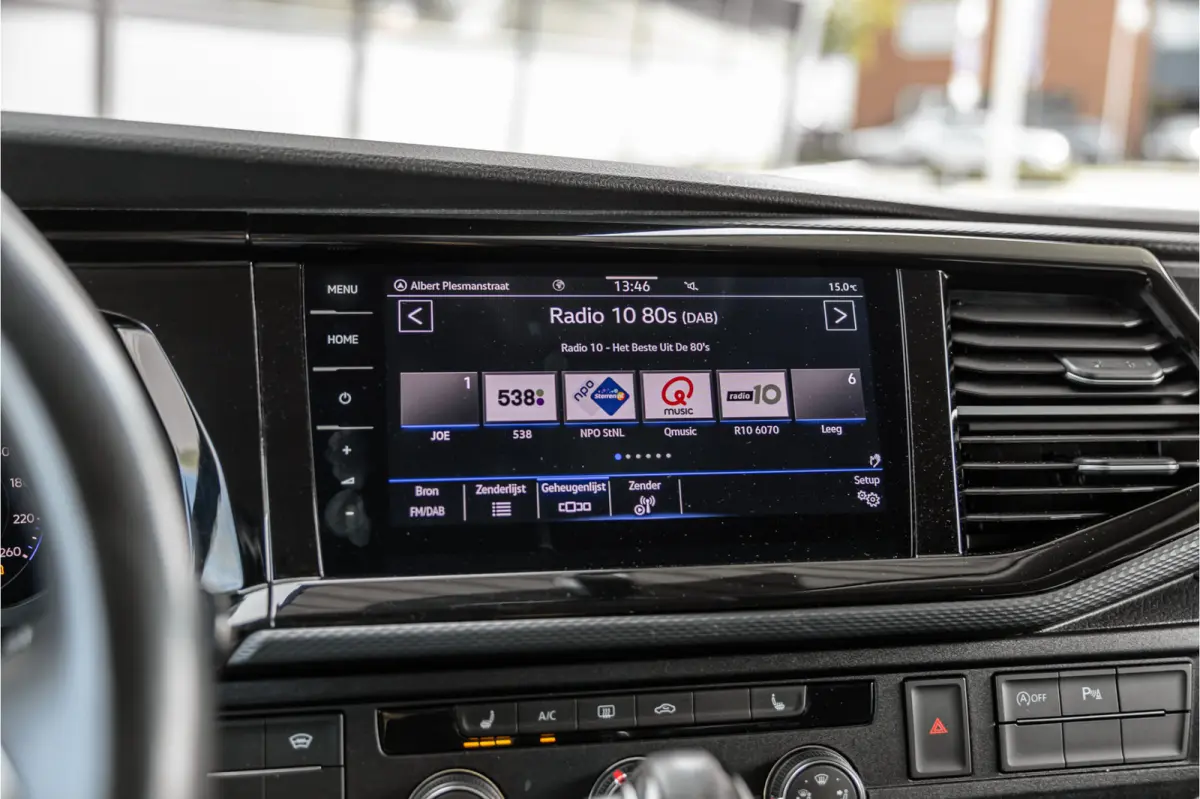 2.0 TDI L2H1 Bulli DC | Virtual | Discover Pro | ACC | Bi-Xenon | Camera | Navigatie | Trekhaak | Stoelverwarming | DAB | Orig. NL auto | Nieuwe APK