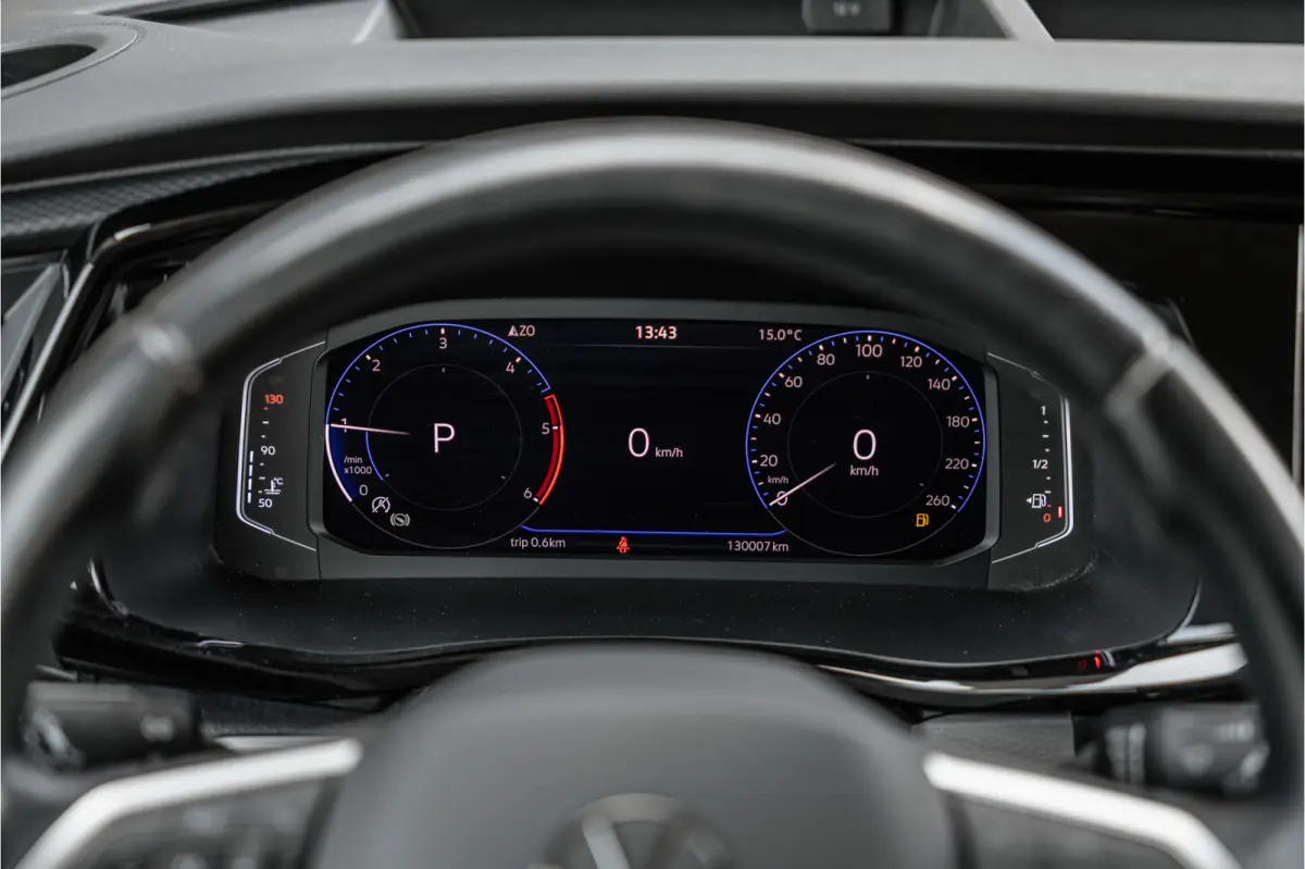 2.0 TDI L2H1 Bulli DC | Virtual | Discover Pro | ACC | Bi-Xenon | Camera | Navigatie | Trekhaak | Stoelverwarming | DAB | Orig. NL auto | Nieuwe APK