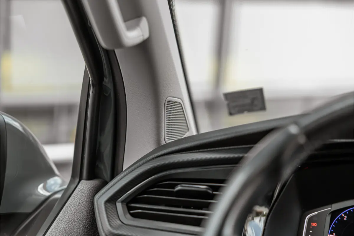 2.0 TDI L2H1 Bulli DC | Virtual | Discover Pro | ACC | Bi-Xenon | Camera | Navigatie | Trekhaak | Stoelverwarming | DAB | Orig. NL auto | Nieuwe APK