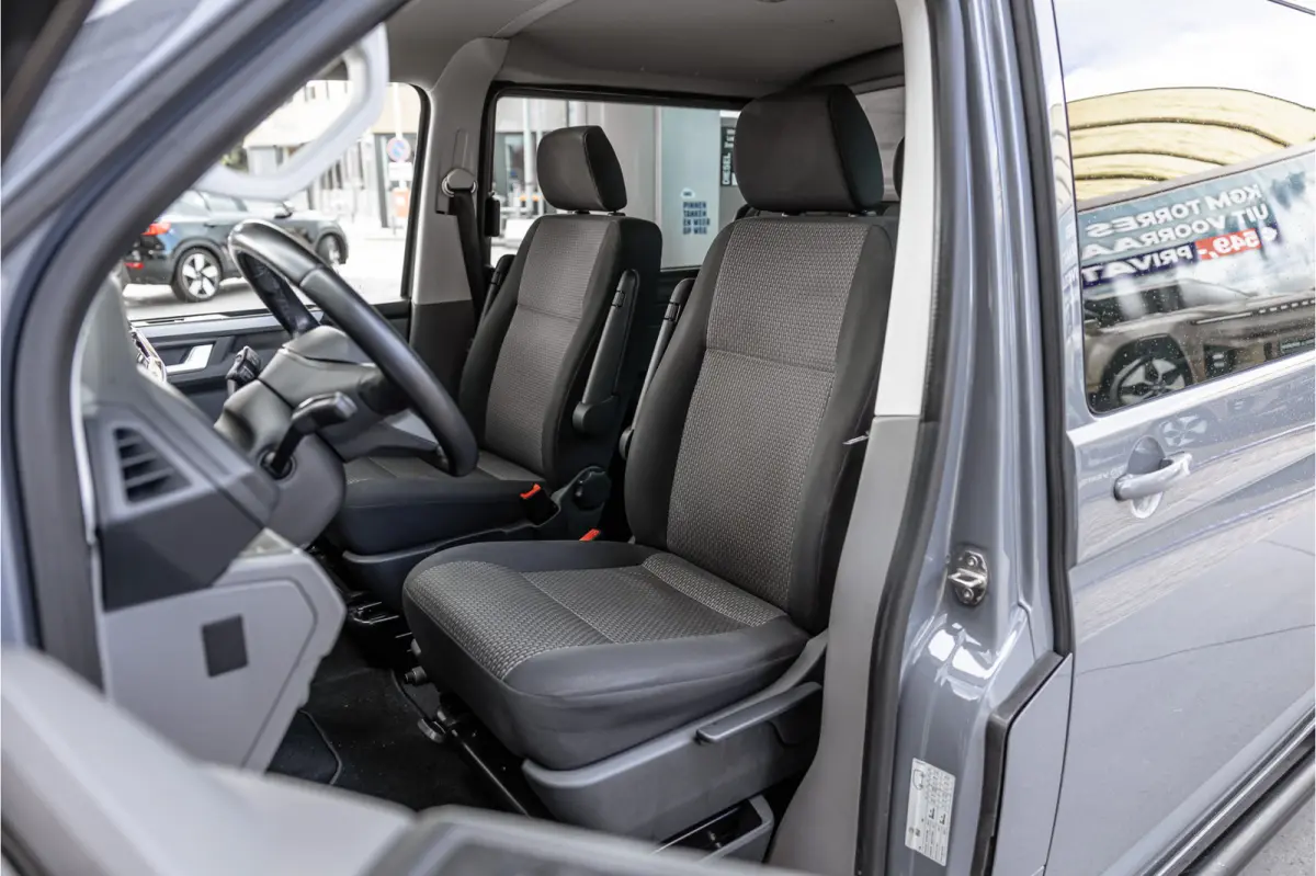 2.0 TDI L2H1 Bulli DC | Virtual | Discover Pro | ACC | Bi-Xenon | Camera | Navigatie | Trekhaak | Stoelverwarming | DAB | Orig. NL auto | Nieuwe APK