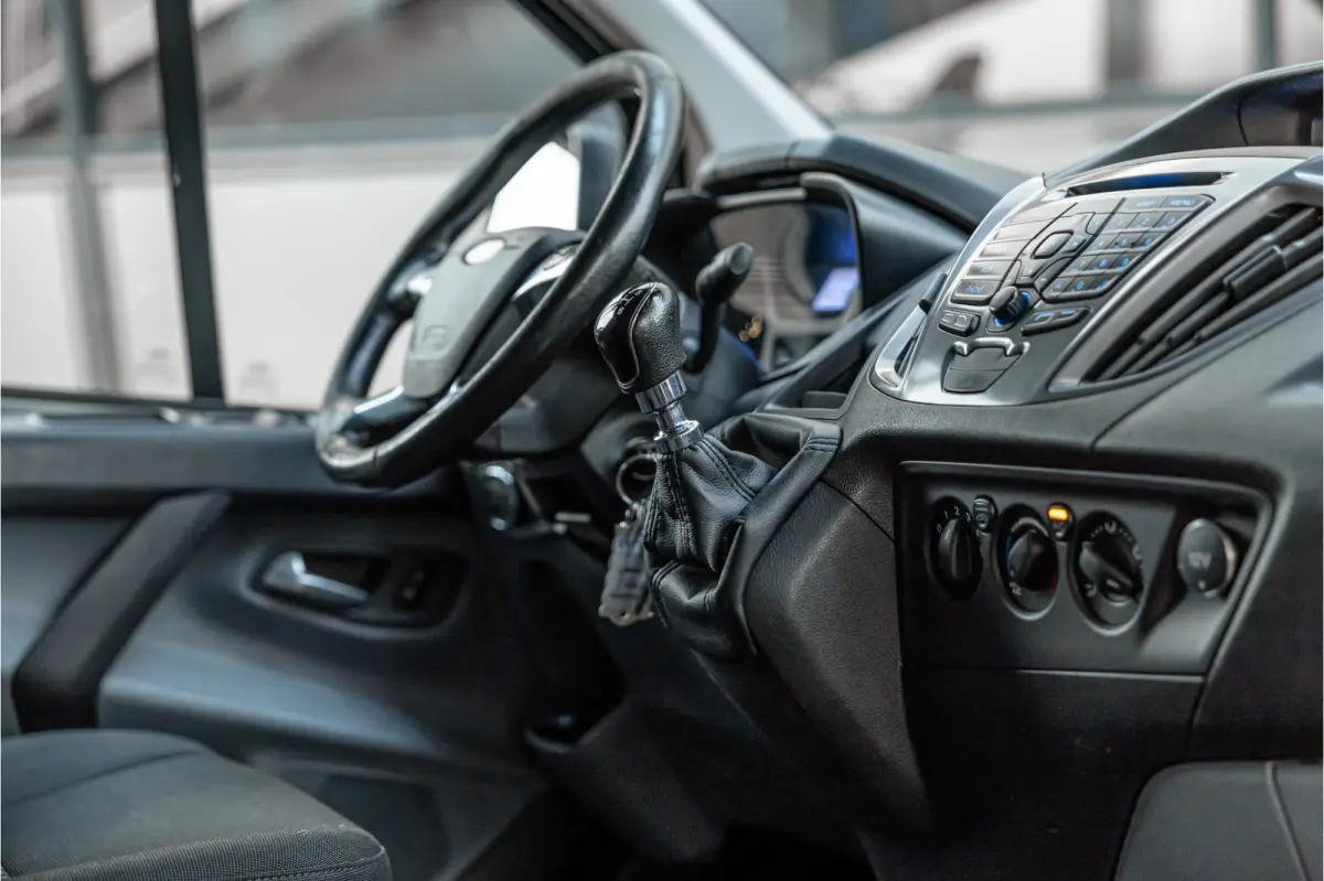 290 2.0 TDCI L2H1 | Cruise control | Airco | Trekhaak | PDC | Imperiaal | Orig. NL auto | Euro 6 | Nieuwe APK