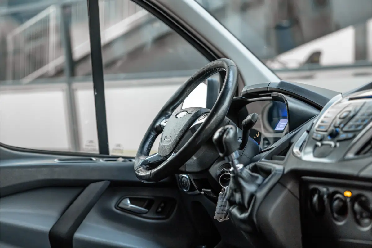 290 2.0 TDCI L2H1 | Cruise control | Airco | Trekhaak | PDC | Imperiaal | Orig. NL auto | Euro 6 | Nieuwe APK