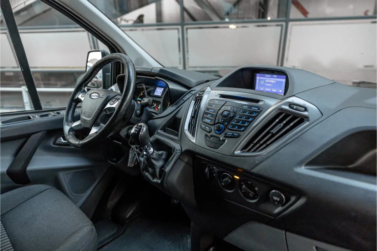 290 2.0 TDCI L2H1 | Cruise control | Airco | Trekhaak | PDC | Imperiaal | Orig. NL auto | Euro 6 | Nieuwe APK