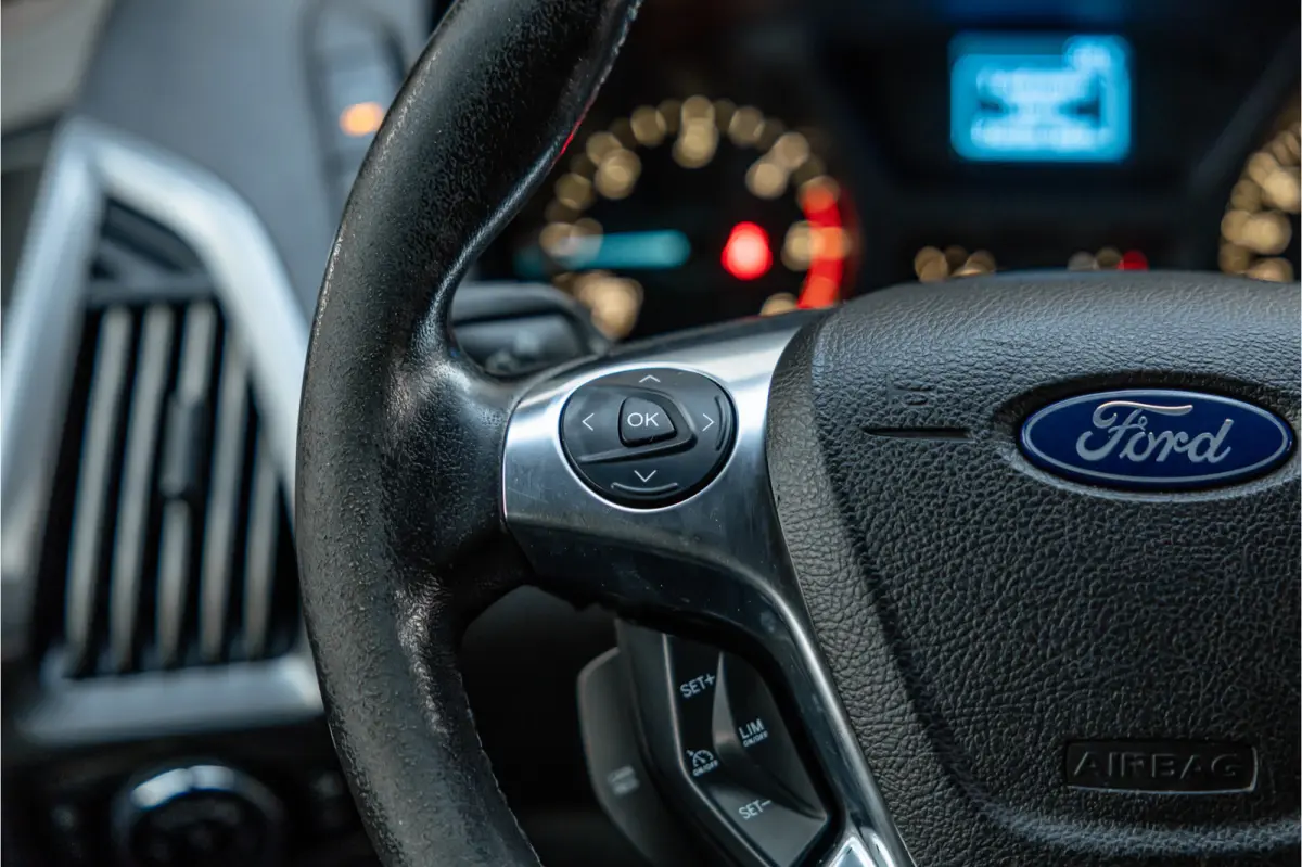 290 2.0 TDCI L2H1 | Cruise control | Airco | Trekhaak | PDC | Imperiaal | Orig. NL auto | Euro 6 | Nieuwe APK