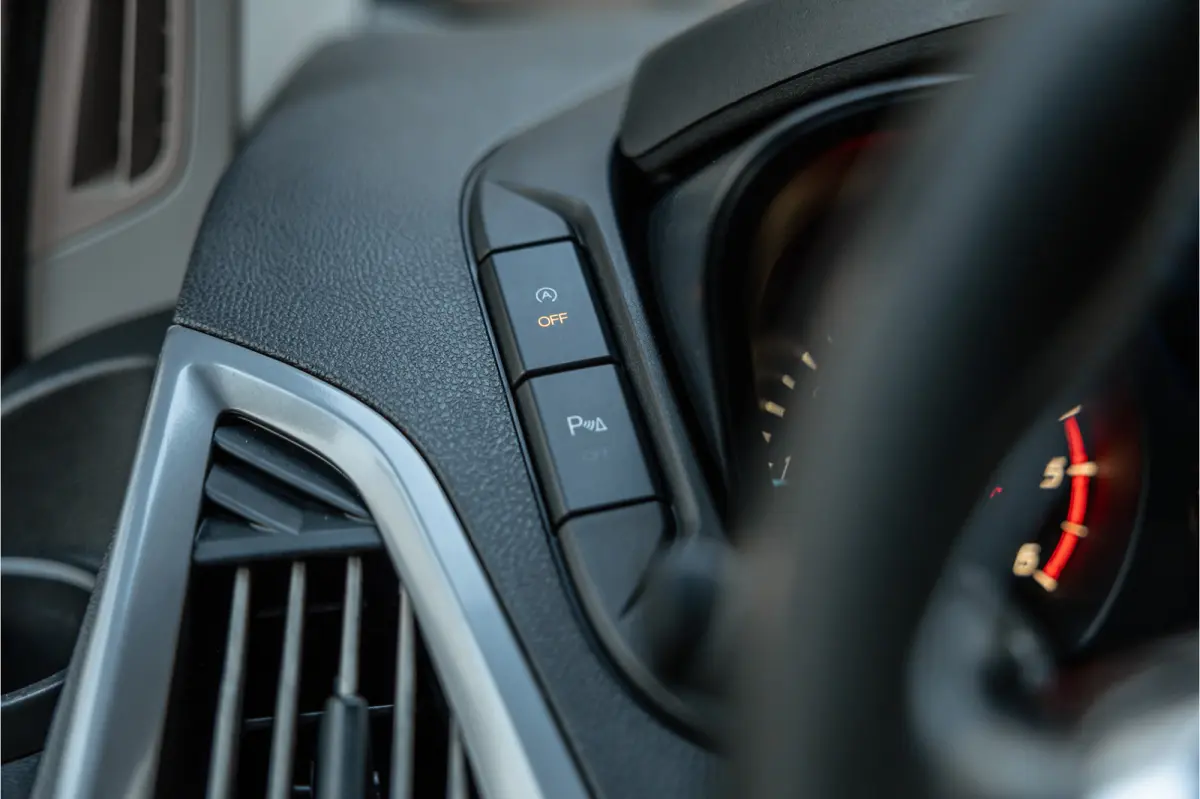290 2.0 TDCI L2H1 | Cruise control | Airco | Trekhaak | PDC | Imperiaal | Orig. NL auto | Euro 6 | Nieuwe APK