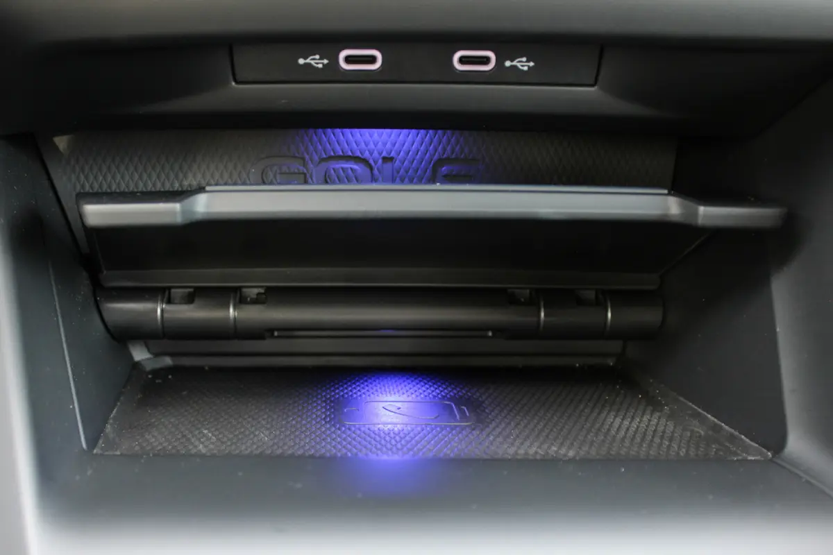 2.0 TSI R 4Motion PANO HUD LEER H&K AKRA BTW
