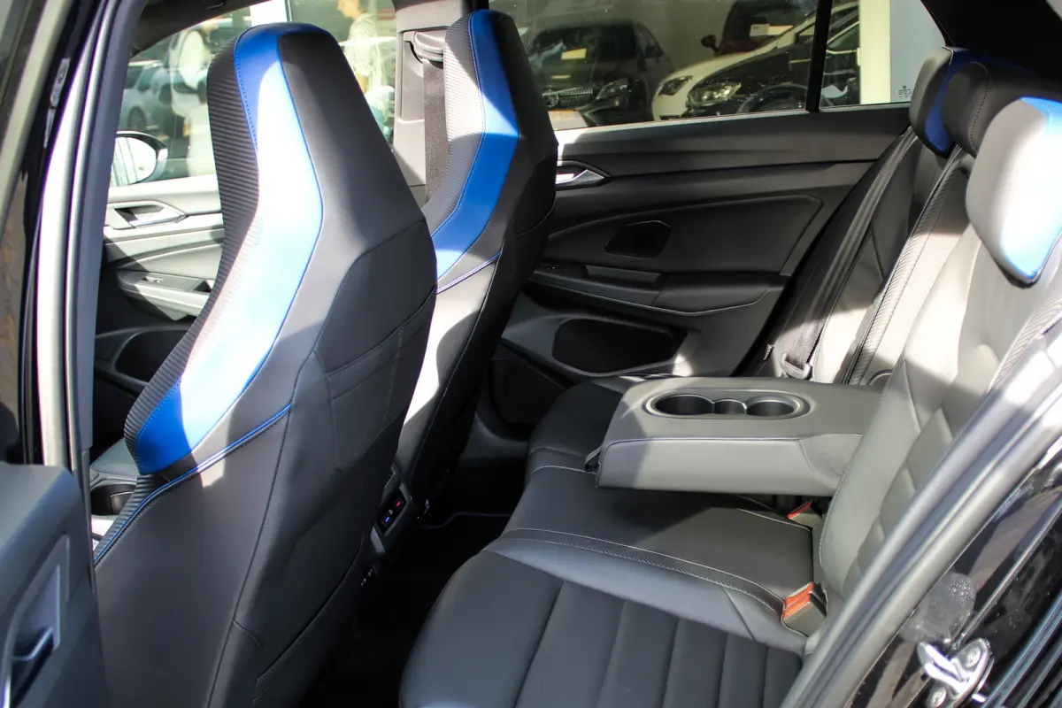 2.0 TSI R 4Motion PANO HUD LEER H&K AKRA BTW