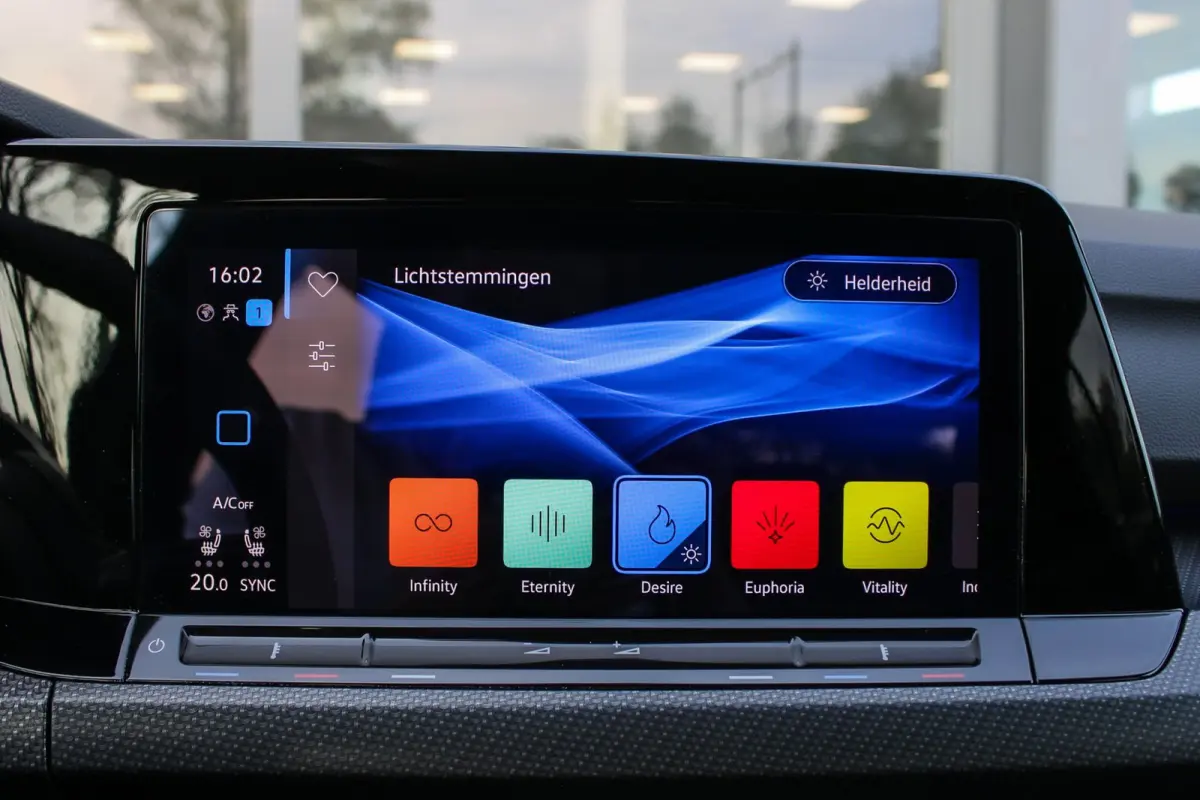 2.0 TSI R 4Motion PANO HUD LEER H&K AKRA BTW