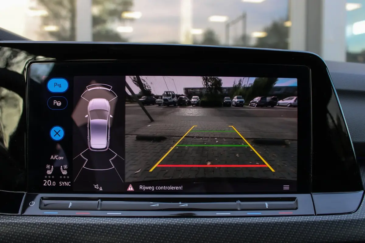 2.0 TSI R 4Motion PANO HUD LEER H&K AKRA BTW