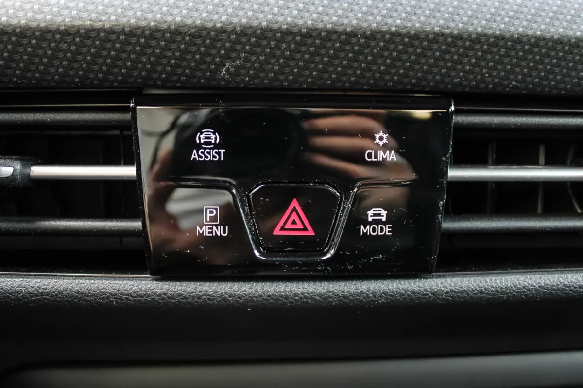 2.0 TSI R 4Motion PANO HUD LEER H&K AKRA BTW