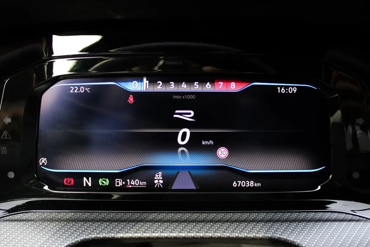 2.0 TSI R 4Motion PANO HUD LEER H&K AKRA BTW