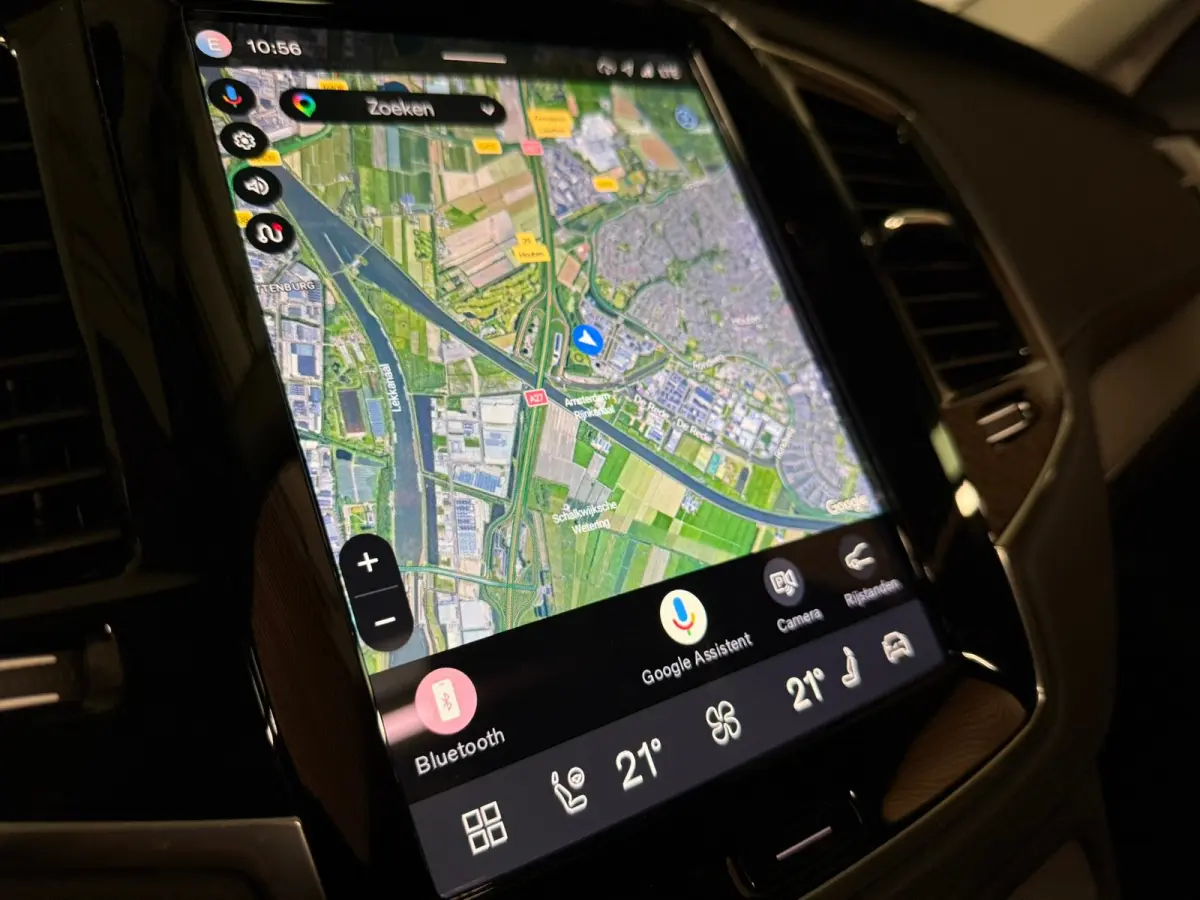 T8 AWD Recharge Plus Bright | Luchtvering | Trekhaak | 360 Camera | Harman Kardon | 455pk | Adaptieve Cruise Control | Stoelverwarming voor+achter | Stuurwielverwarming | Schuifdak | Full LE