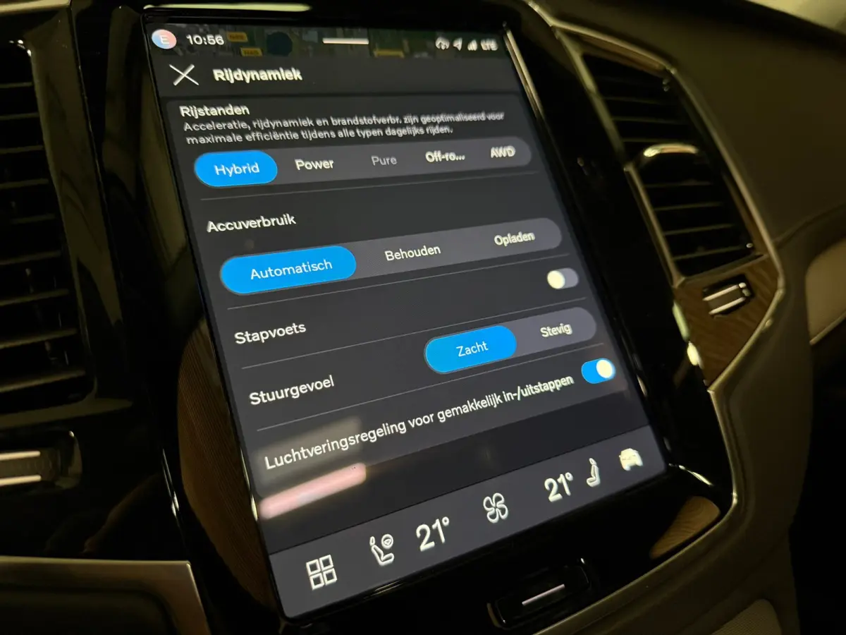 T8 AWD Recharge Plus Bright | Luchtvering | Trekhaak | 360 Camera | Harman Kardon | 455pk | Adaptieve Cruise Control | Stoelverwarming voor+achter | Stuurwielverwarming | Schuifdak | Full LE
