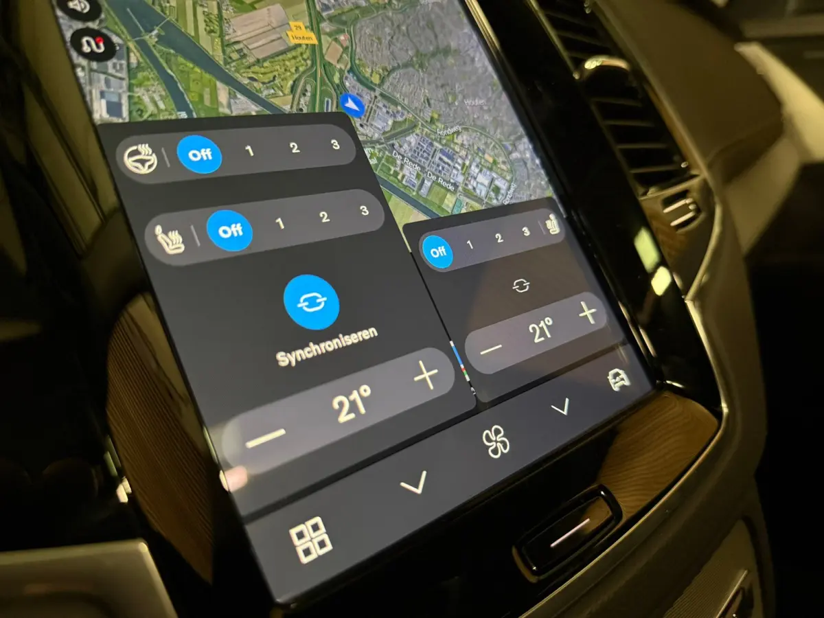T8 AWD Recharge Plus Bright | Luchtvering | Trekhaak | 360 Camera | Harman Kardon | 455pk | Adaptieve Cruise Control | Stoelverwarming voor+achter | Stuurwielverwarming | Schuifdak | Full LE