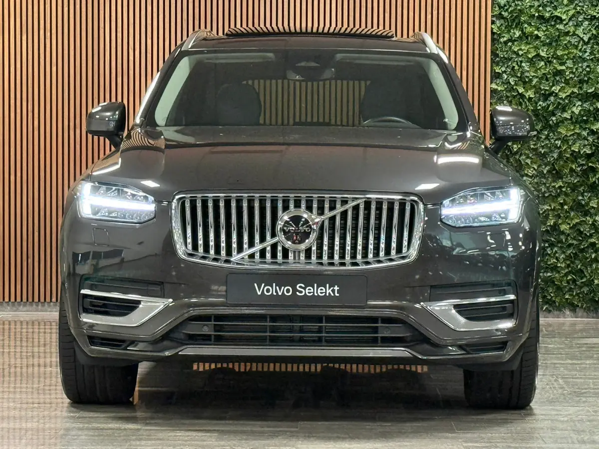 T8 AWD Recharge Plus Bright | Luchtvering | Trekhaak | 360 Camera | Harman Kardon | 455pk | Adaptieve Cruise Control | Stoelverwarming voor+achter | Stuurwielverwarming | Schuifdak | Full LE