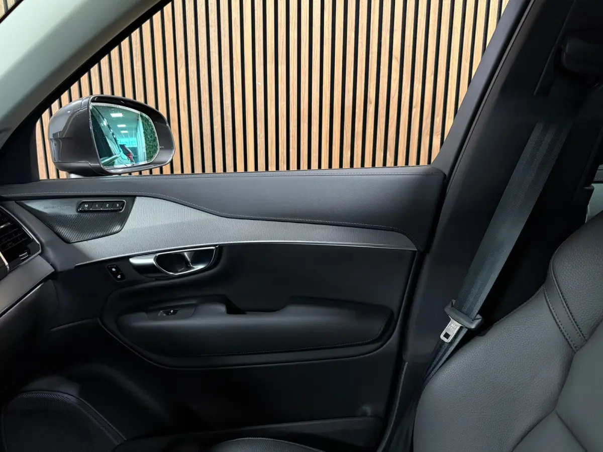 T8 AWD Recharge Plus Bright | Luchtvering | Trekhaak | 360 Camera | Harman Kardon | 455pk | Adaptieve Cruise Control | Stoelverwarming voor+achter | Stuurwielverwarming | Schuifdak | Full LE