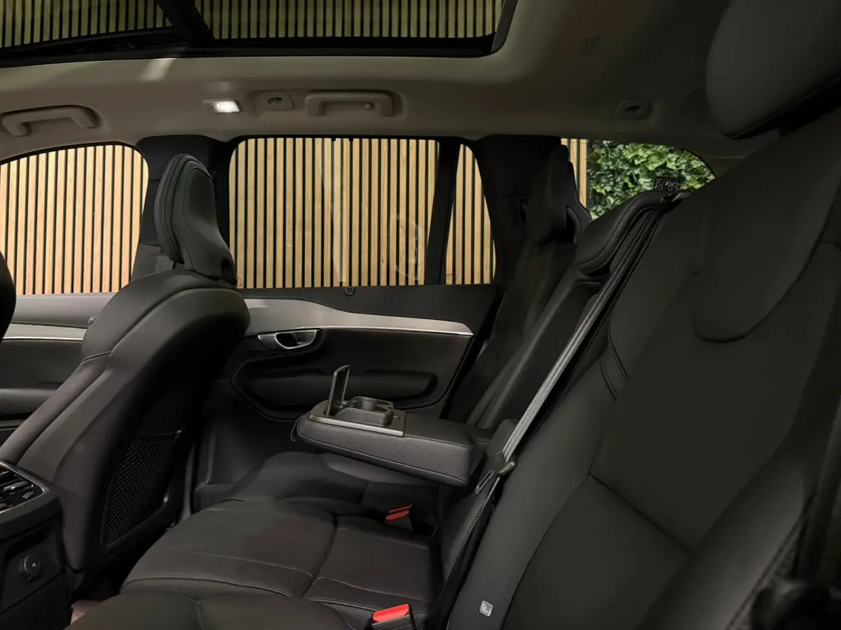 T8 AWD Recharge Plus Bright | Luchtvering | Trekhaak | 360 Camera | Harman Kardon | 455pk | Adaptieve Cruise Control | Stoelverwarming voor+achter | Stuurwielverwarming | Schuifdak | Full LE