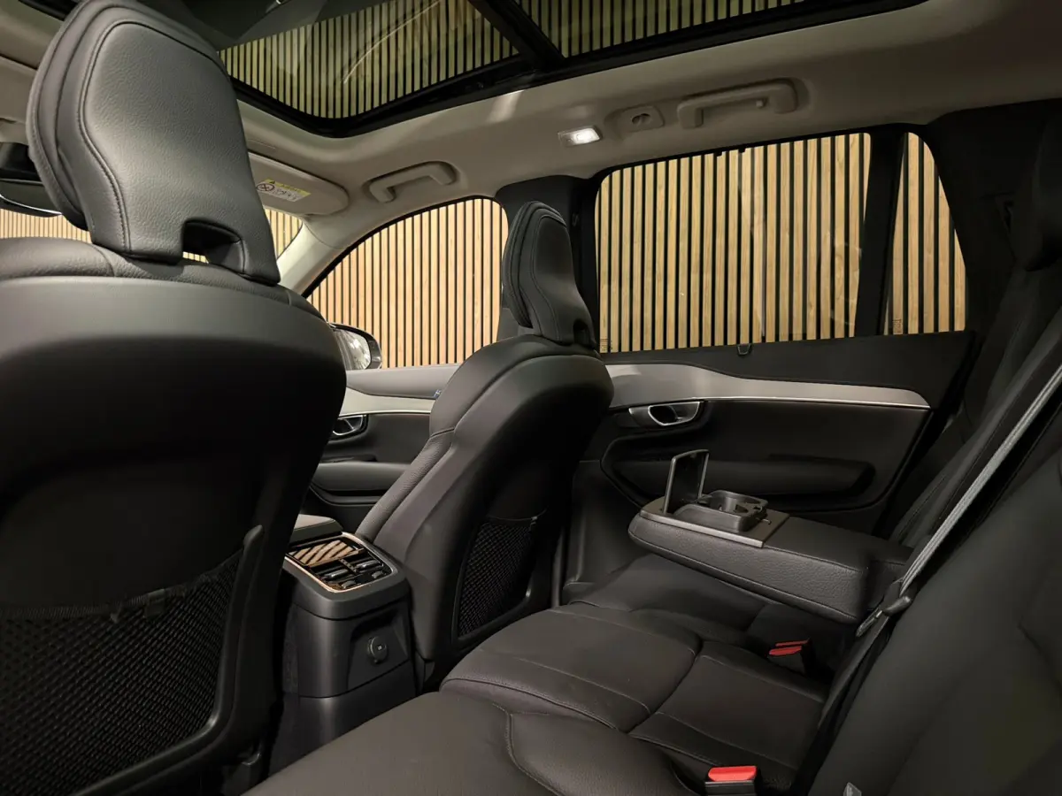 T8 AWD Recharge Plus Bright | Luchtvering | Trekhaak | 360 Camera | Harman Kardon | 455pk | Adaptieve Cruise Control | Stoelverwarming voor+achter | Stuurwielverwarming | Schuifdak | Full LE