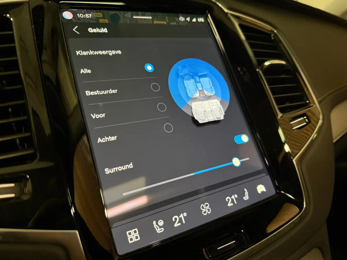 T8 AWD Recharge Plus Bright | Luchtvering | Trekhaak | 360 Camera | Harman Kardon | 455pk | Adaptieve Cruise Control | Stoelverwarming voor+achter | Stuurwielverwarming | Schuifdak | Full LE
